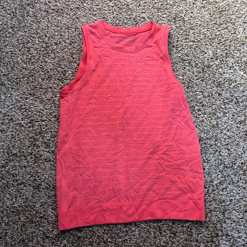 Lululemon train to be tank